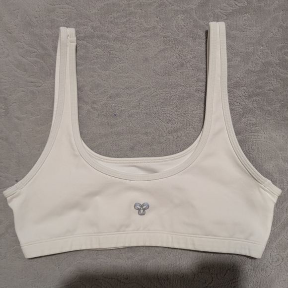 NWOT - Medium - Aritzia - TNA - Bra Top in White - Picture 1 of 4